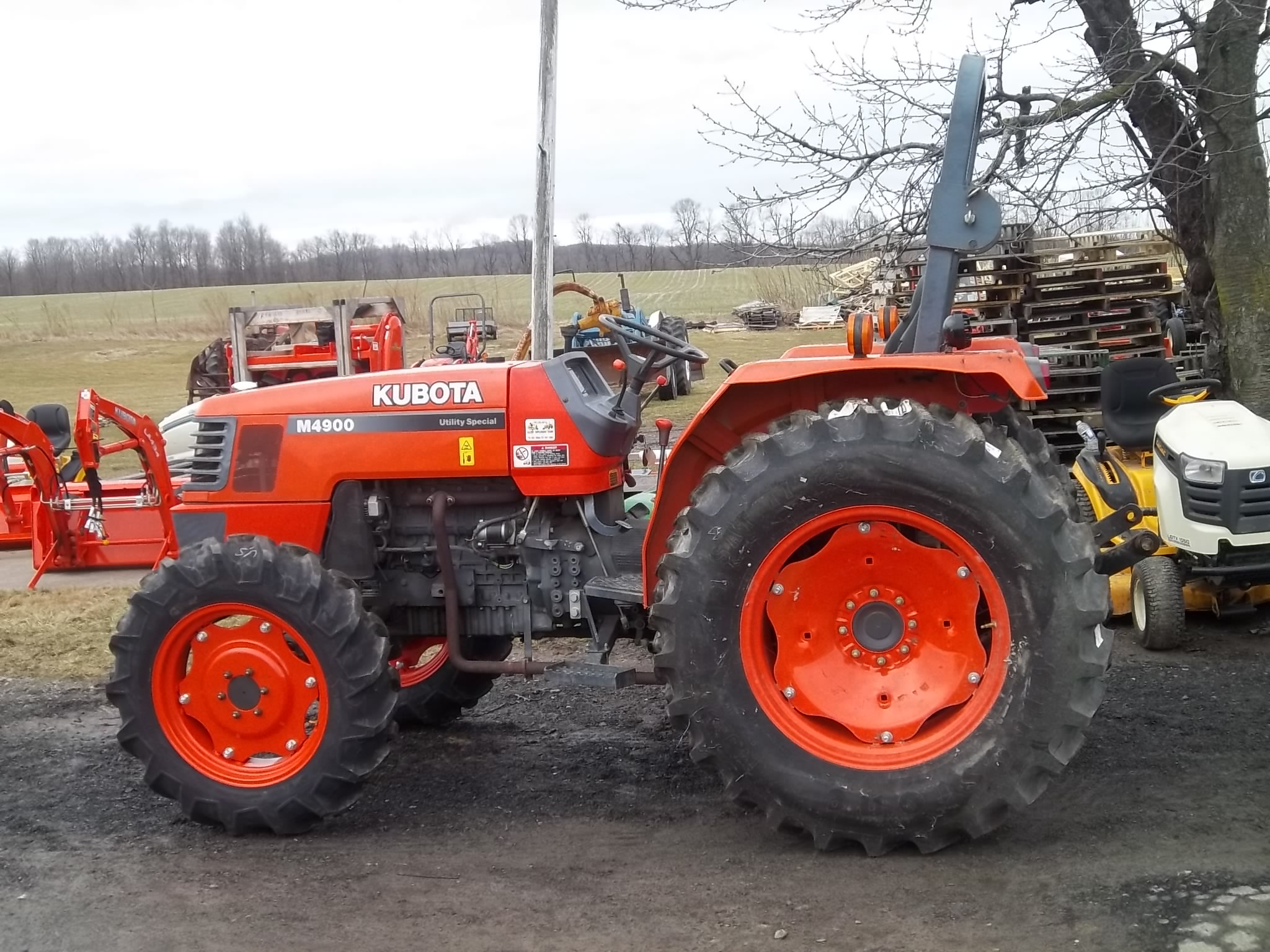 001 Roy Teitsworth Inc. Auctions and Appraisals